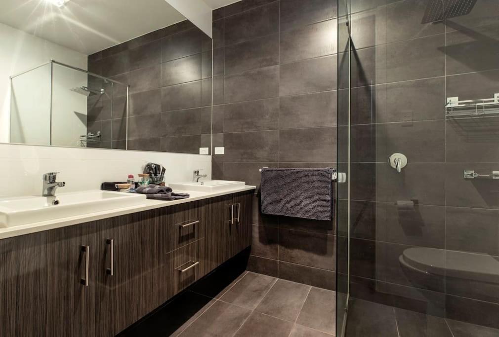 Luxury Home In Christies Beach With King Bed, Nbn, Netflix, 3Bed 2Bath Ngoại thất bức ảnh
